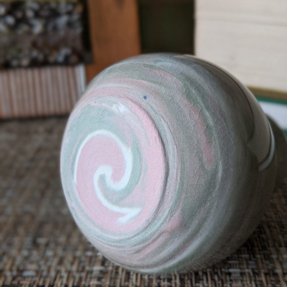 Handmade Tri-Color Agateware Ceramic Vase - Picture 4 of 4